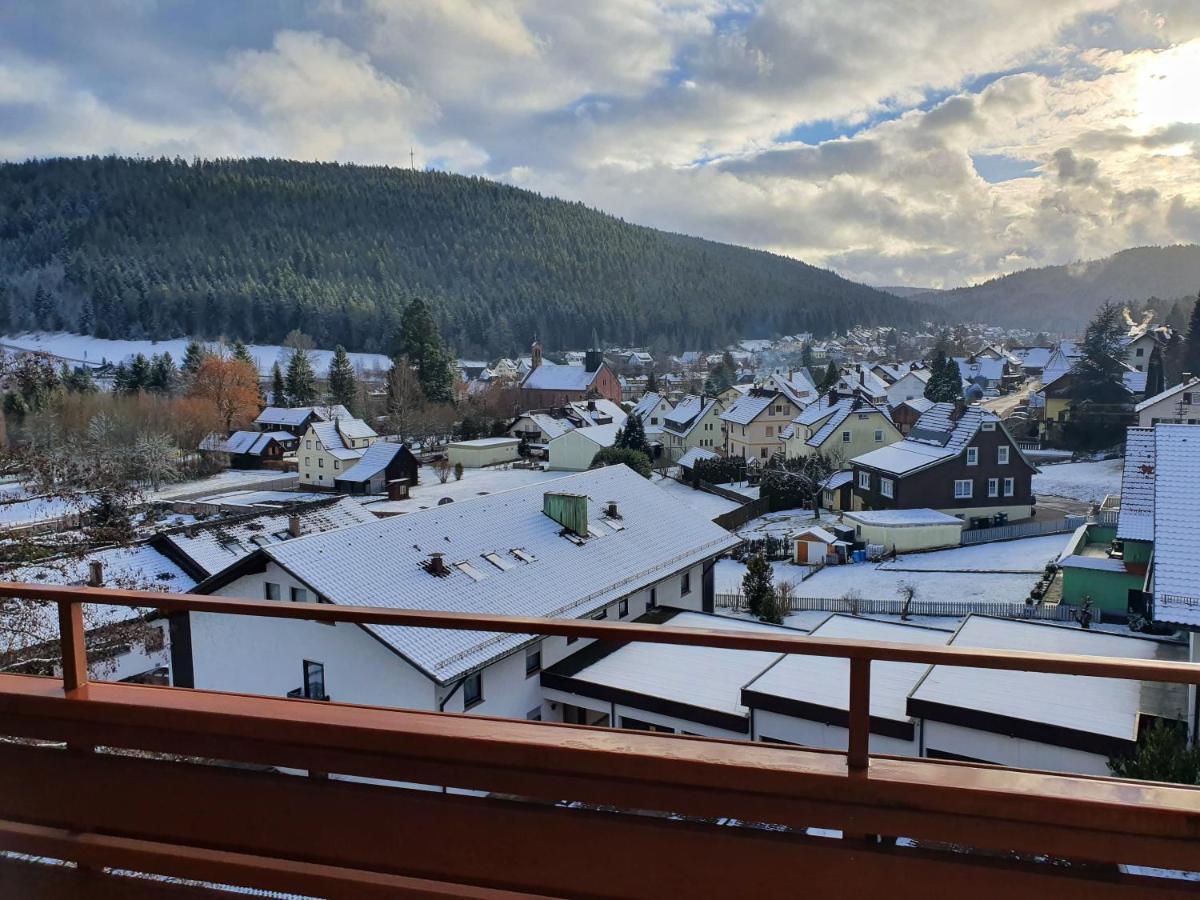 شقة Wohlfuehloase Im Schwarzwald Mit Panoramablick Enzklösterle المظهر الخارجي الصورة